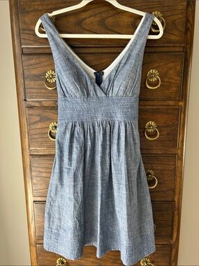 Sleeveless V-Neck Mini Dress in Light Blue Chambray, Size 12